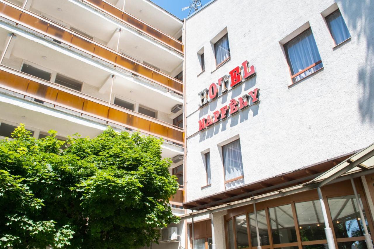 Ce Napfeny Hotel Siófok Eksteriør bilde