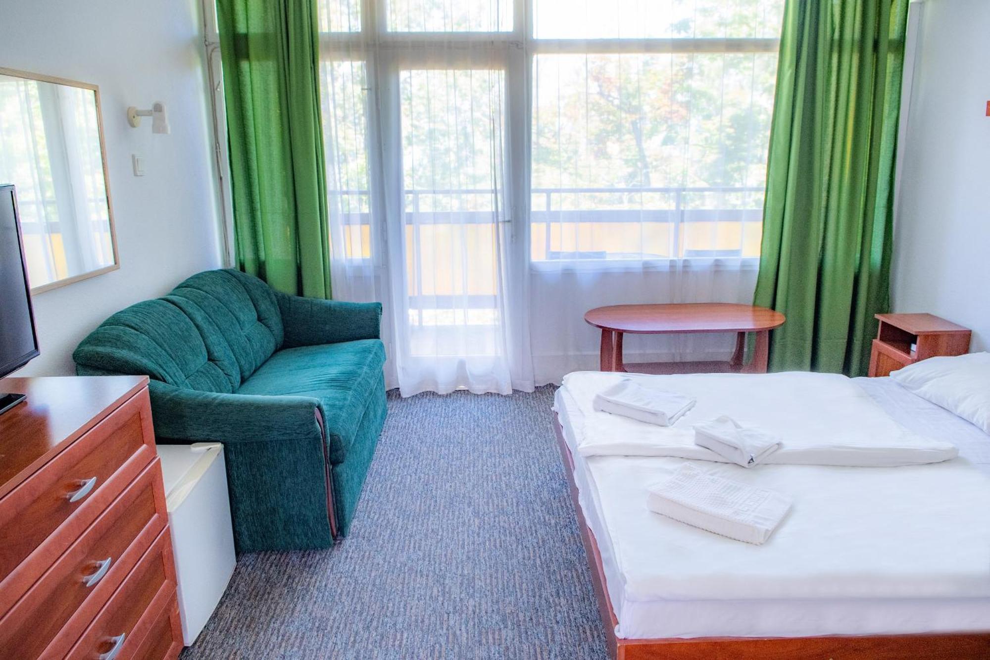 Ce Napfeny Hotel Siófok Eksteriør bilde