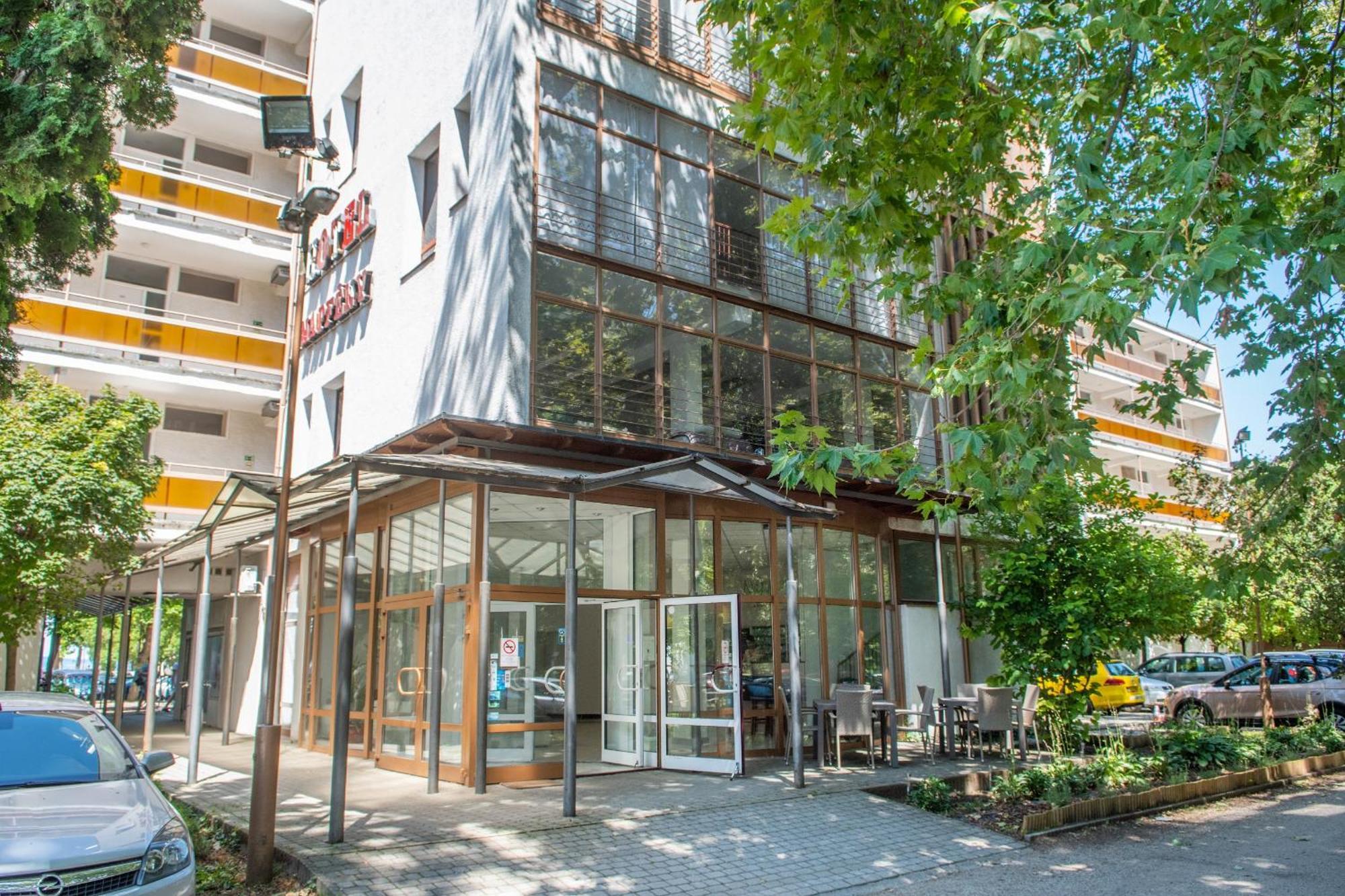 Ce Napfeny Hotel Siófok Eksteriør bilde