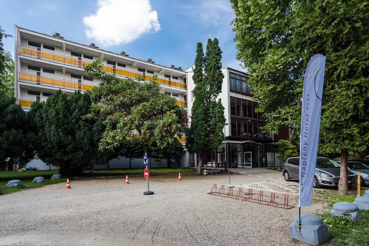 Ce Napfeny Hotel Siófok Eksteriør bilde
