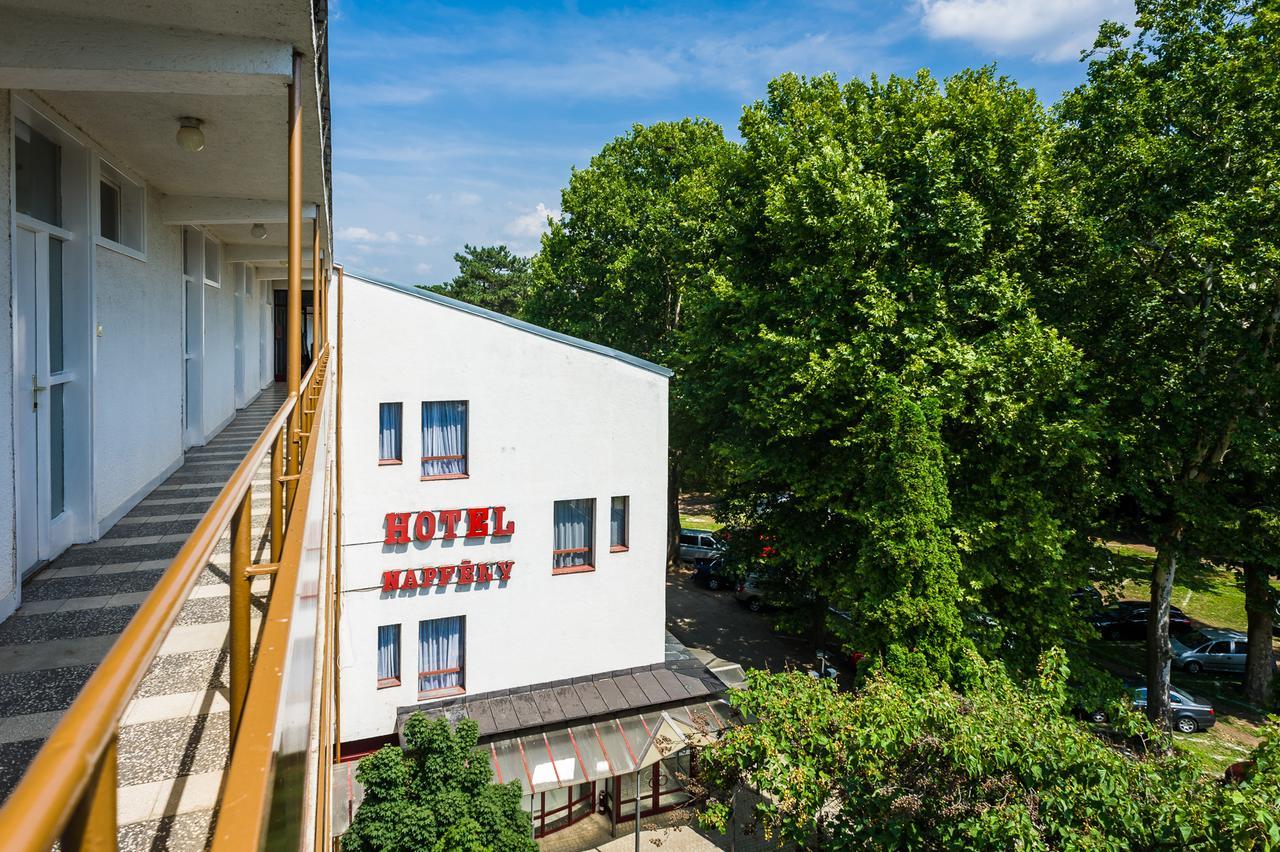 Ce Napfeny Hotel Siófok Eksteriør bilde